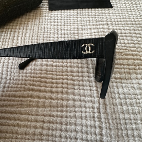 CHANEL Tweed Effect CC Polarized Butterfly Signature Sunglasses 5332-A - Picture 3 of 3